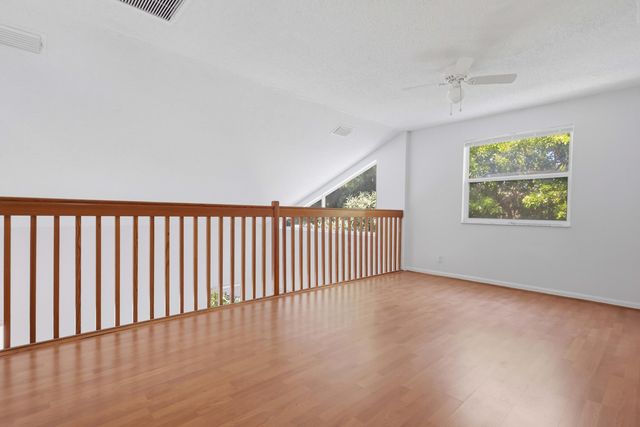 9516 NW 8TH Circle, Plantation, FL 33324