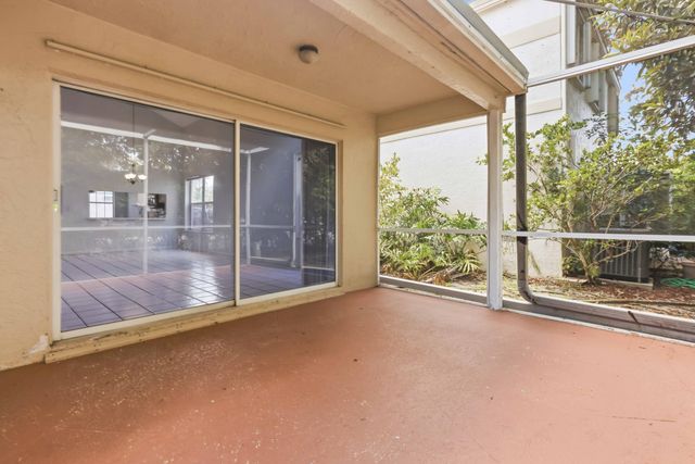9516 NW 8TH Circle, Plantation, FL 33324