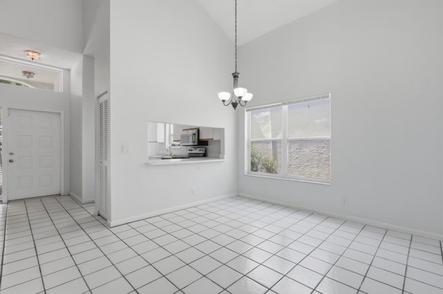 9516 NW 8TH Circle, Plantation, FL 33324