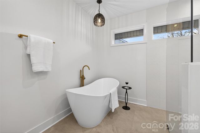 1344 Richland Drive, Charlotte, NC 28211