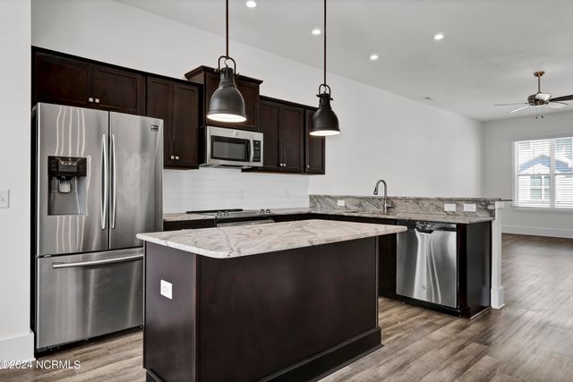 1808 Bungalow Row, Wilmington, NC 28409