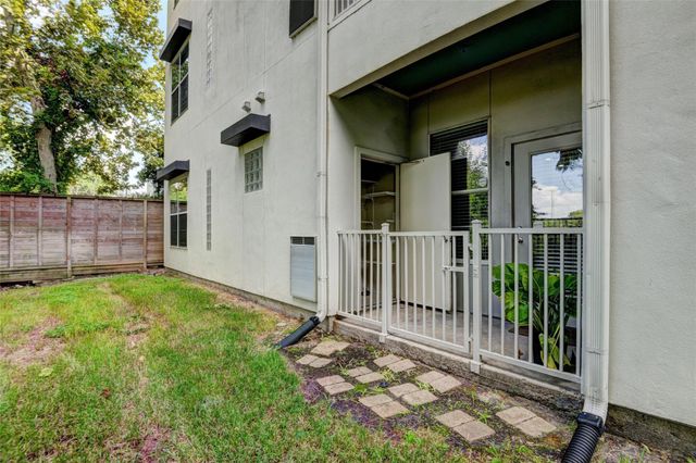 1441 East Street 107, Houston, TX 77007