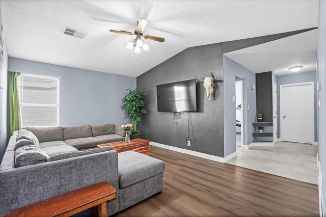 1020 Harrison Drive NE, Rio Rancho, NM 87144