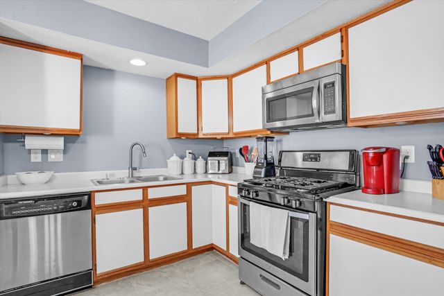 1020 Harrison Drive NE, Rio Rancho, NM 87144