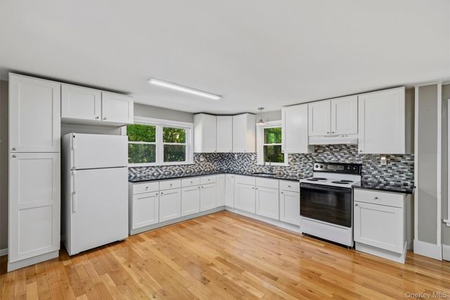 62 Orrs Mills B, Salisbury Mills, NY 12577