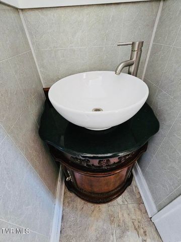 204 Delaware Street, Johnson City, TN 37604