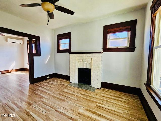 204 Delaware Street, Johnson City, TN 37604