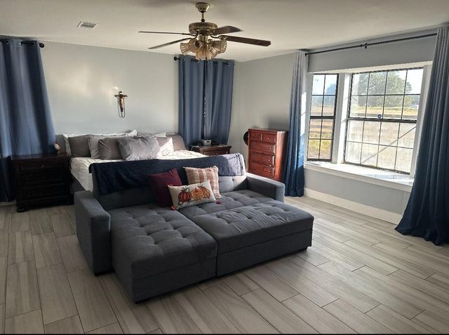 14 Villa Circle, Huntsville, TX 77320