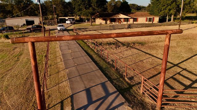 14 Villa Circle, Huntsville, TX 77320