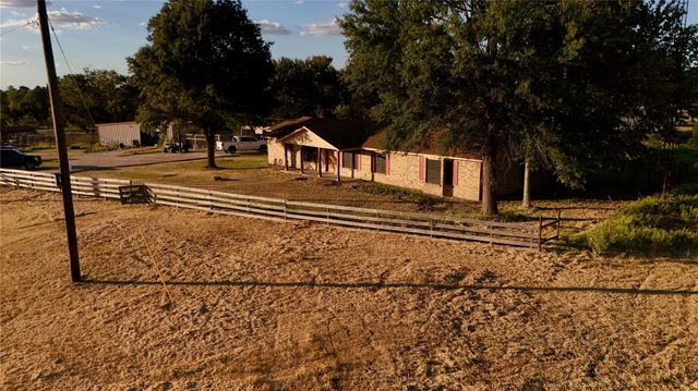 14 Villa Circle, Huntsville, TX 77320