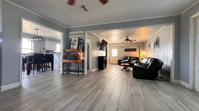 14 Villa Circle, Huntsville, TX 77320