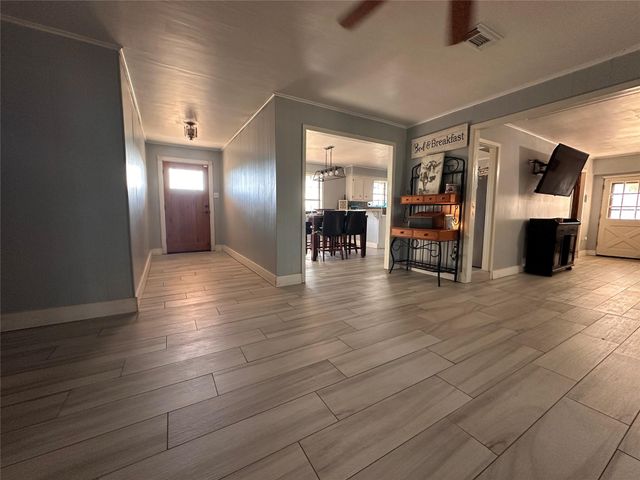 14 Villa Circle, Huntsville, TX 77320