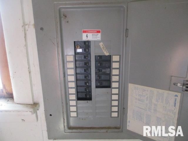 735 N LIMESTONE Lane, Peoria, IL 61604