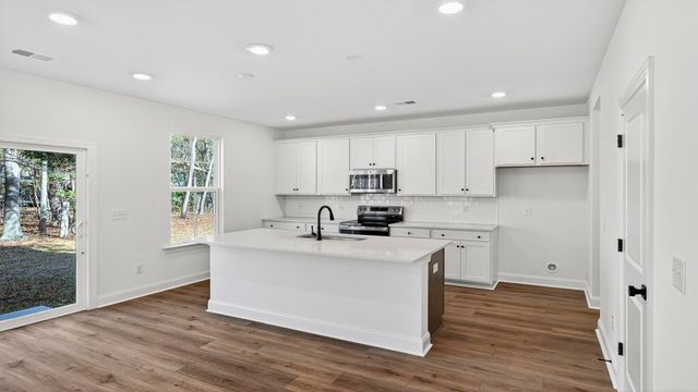 477 Cadbury Loop, Summerville, SC 29486