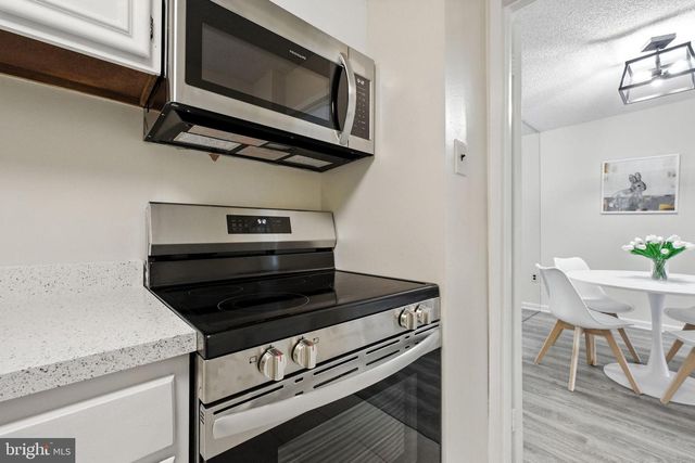 5300 HOLMES RUN PKWY #1210, Alexandria, VA 22304