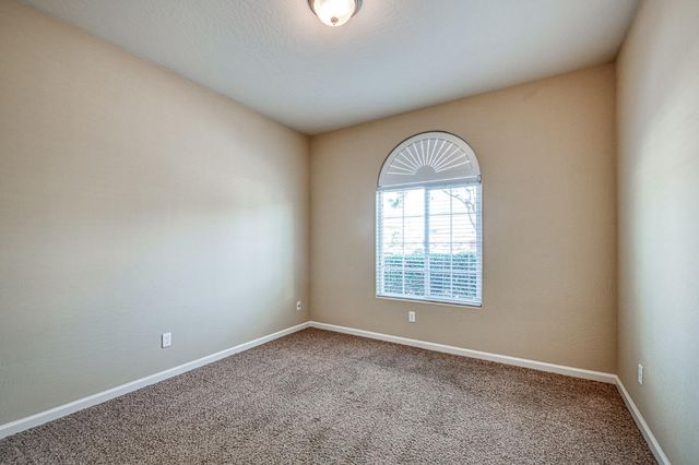 3199 N Schneider Avenue, Fresno, CA 93737