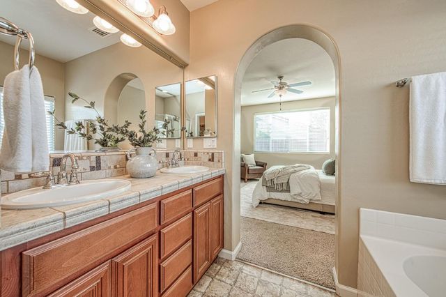 3199 N Schneider Avenue, Fresno, CA 93737