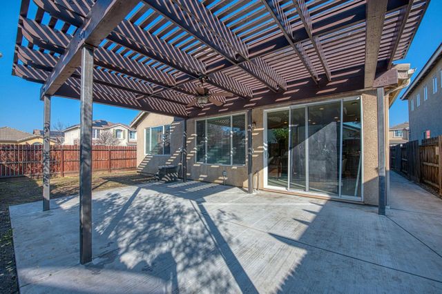 3199 N Schneider Avenue, Fresno, CA 93737