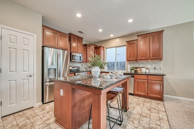 3199 N Schneider Avenue, Fresno, CA 93737