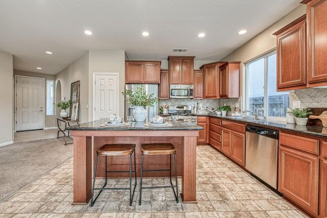 3199 N Schneider Avenue, Fresno, CA 93737