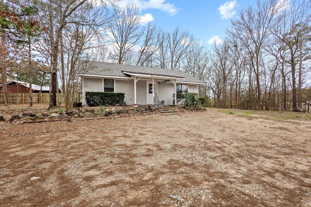 206 County Road 34980, Powderly, TX 75473