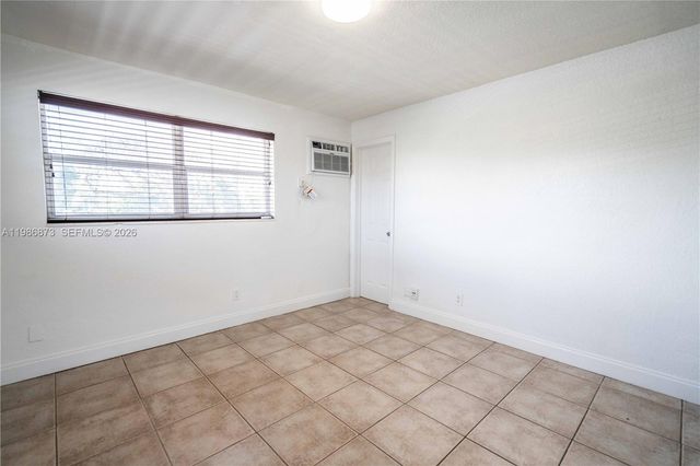 715 NE 6th St 12, Fort Lauderdale, FL 33304