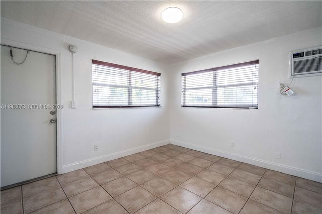 715 NE 6th St 12, Fort Lauderdale, FL 33304