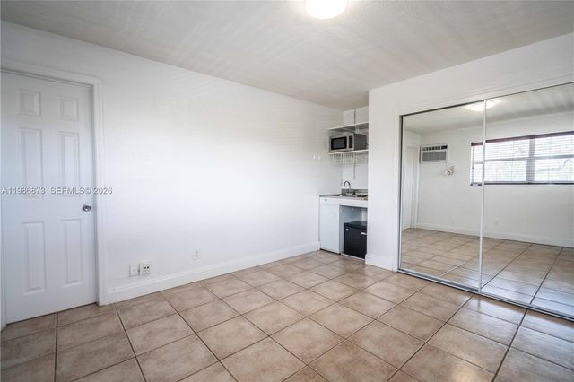 715 NE 6th St 12, Fort Lauderdale, FL 33304