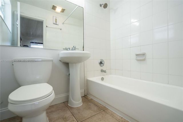 715 NE 6th St 12, Fort Lauderdale, FL 33304