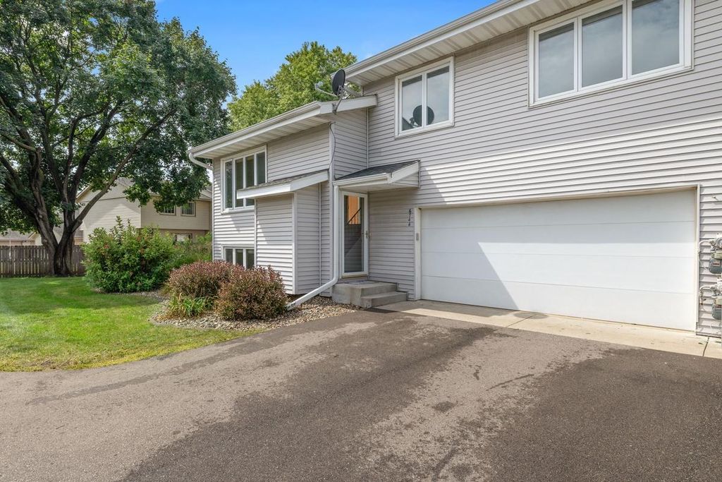 6744 Foliage Court W, Lakeville, MN 55068