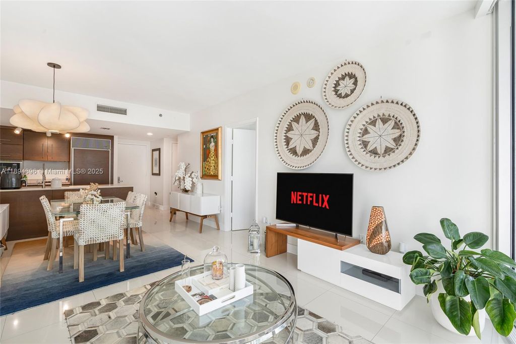 475 Brickell Ave 3111, Miami, FL 33131