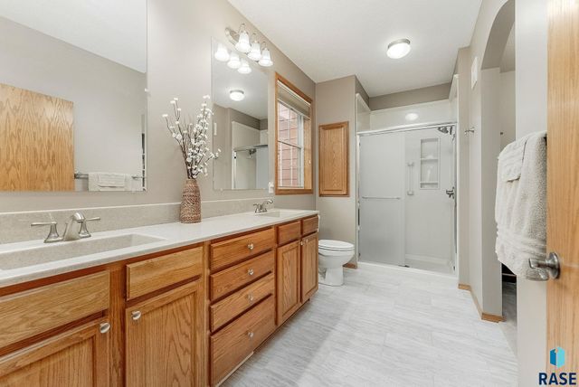 6106 S Avalon Ave Unit 207, Sioux Falls, SD 57108