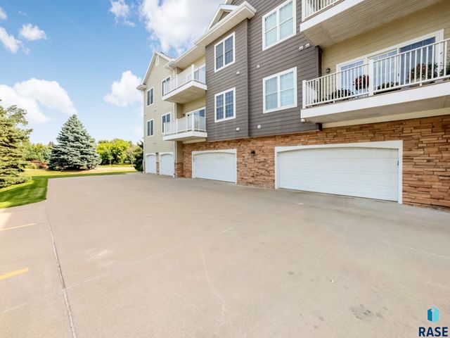 6106 S Avalon Ave Unit 207, Sioux Falls, SD 57108