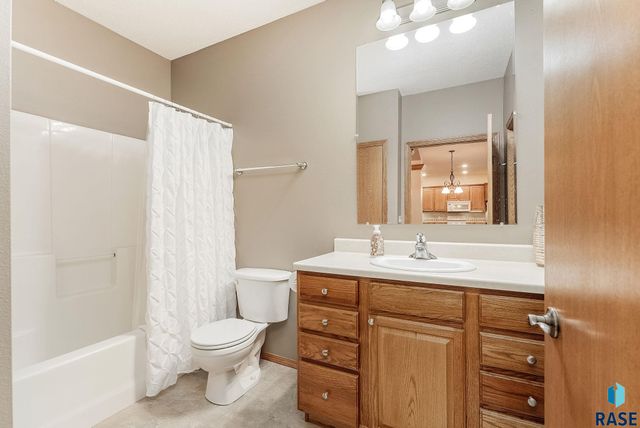 6106 S Avalon Ave Unit 207, Sioux Falls, SD 57108