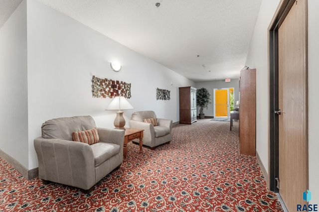 6106 S Avalon Ave Unit 207, Sioux Falls, SD 57108