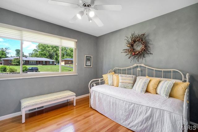 56 Lincord Drive, St Louis, MO 63128