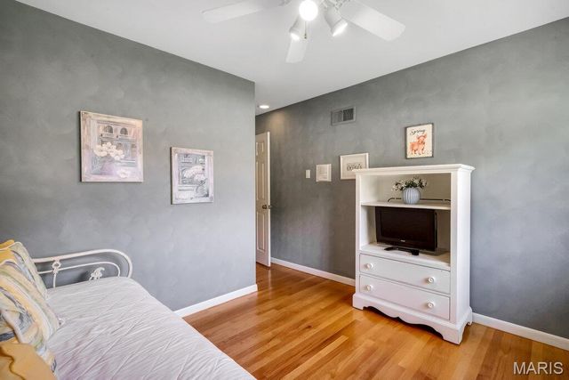 56 Lincord Drive, St Louis, MO 63128