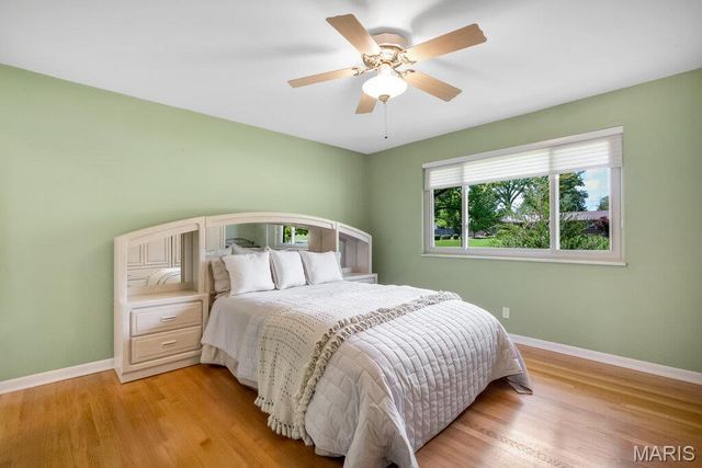 56 Lincord Drive, St Louis, MO 63128