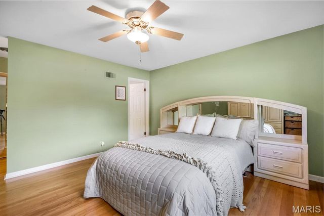 56 Lincord Drive, St Louis, MO 63128