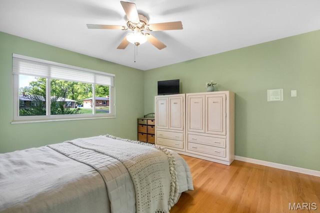 56 Lincord Drive, St Louis, MO 63128