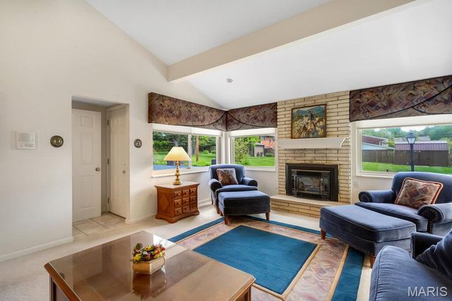 56 Lincord Drive, St Louis, MO 63128