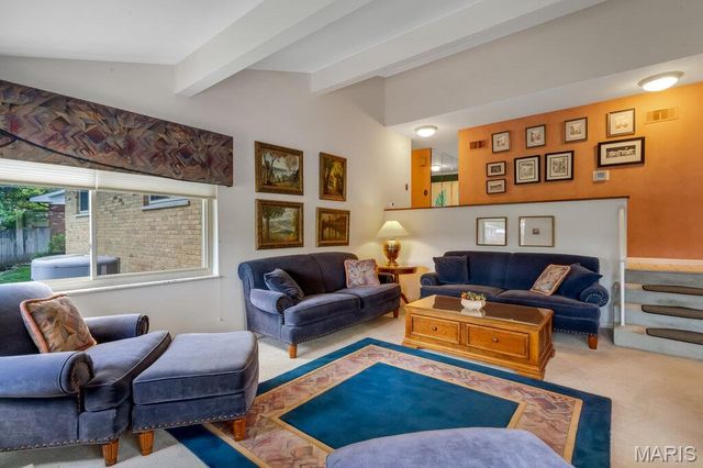 56 Lincord Drive, St Louis, MO 63128