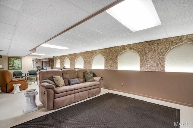 56 Lincord Drive, St Louis, MO 63128