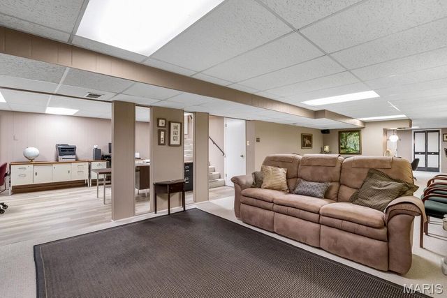 56 Lincord Drive, St Louis, MO 63128