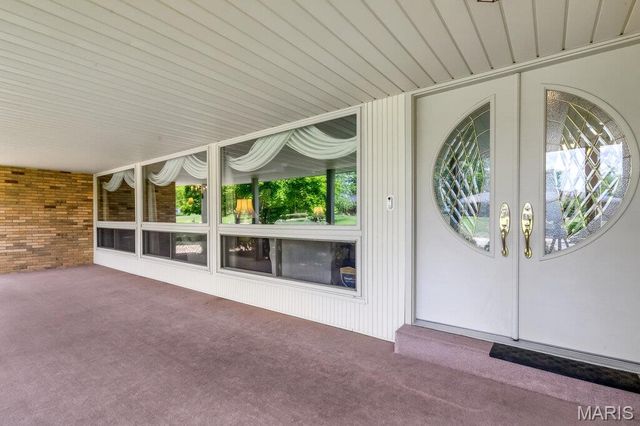 56 Lincord Drive, St Louis, MO 63128
