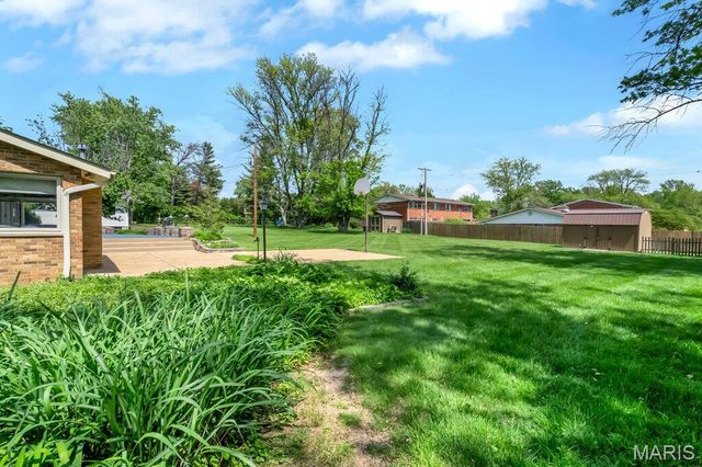 56 Lincord Drive, St Louis, MO 63128
