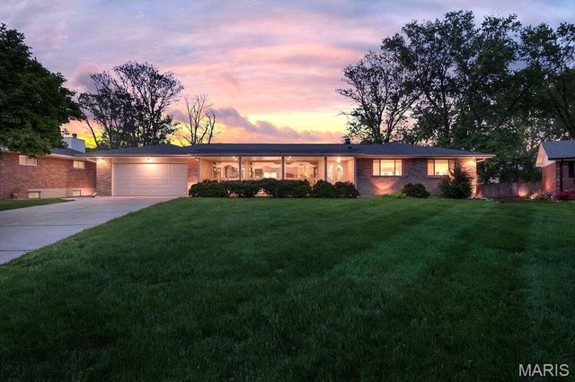 56 Lincord Drive, St Louis, MO 63128