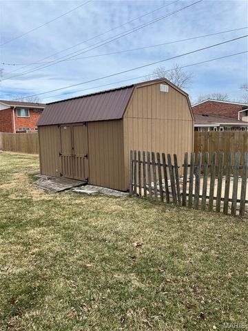 56 Lincord Drive, St Louis, MO 63128