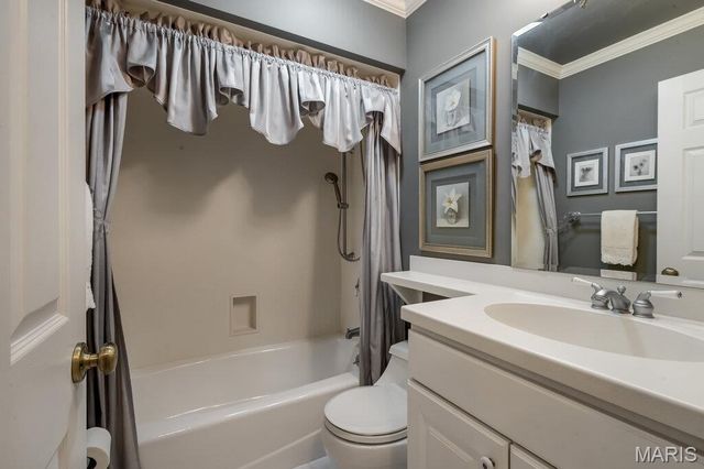 56 Lincord Drive, St Louis, MO 63128