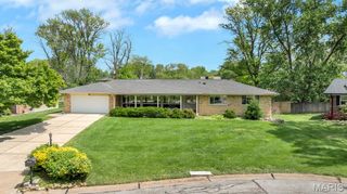 56 Lincord Drive, St Louis, MO 63128